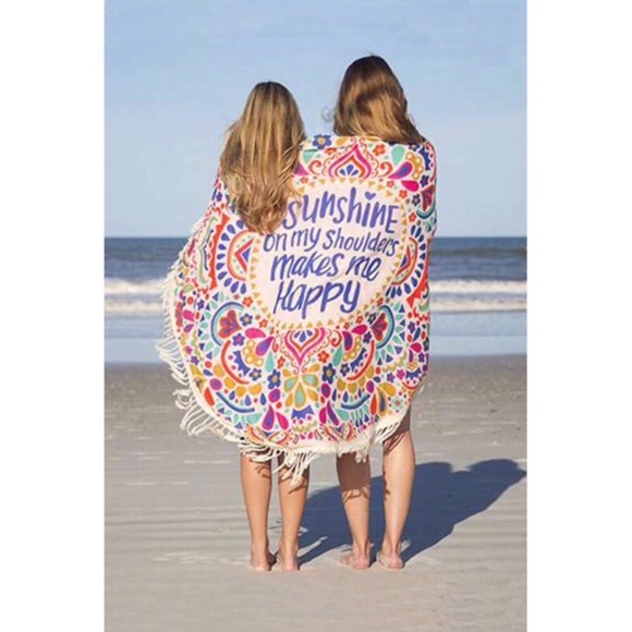 NWT “Sunshine On My Shoulders Makes Me Happy” Round Beach Wrap/Towel - Picture 4 of 9